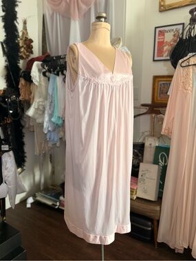 Vintage Pink Sleeveless Nightgown - Classic Soft Sleepwear WITH WEAR